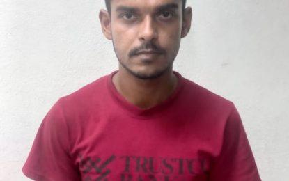 Teacher sentenced to 8 weeks in prison for assaulting cop