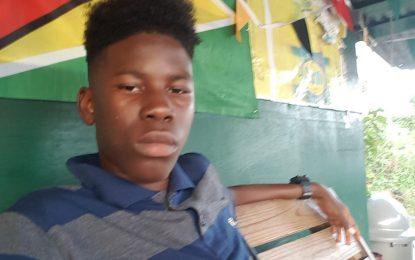 Suspect in security guard’s murder turns himself in to police