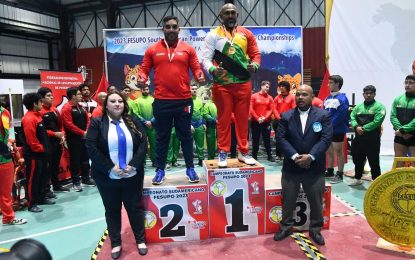 Mohamed sets new M1 Squat record on his way to 5 gold medals