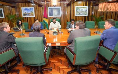 President holds talks with Bank of America officials