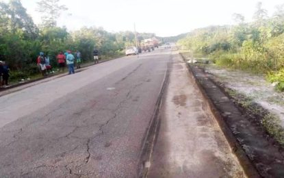 Kuwaiti firm wins contract to supervise road works on Linden Highway