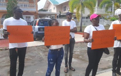 Linden Town Council pickets Local Govt. Commission