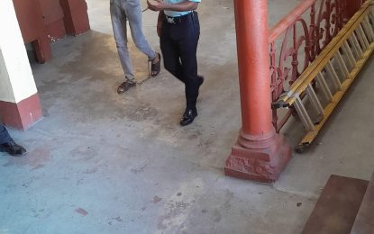 Vendor on $50,000 bail for allegedly stealing phone from woman