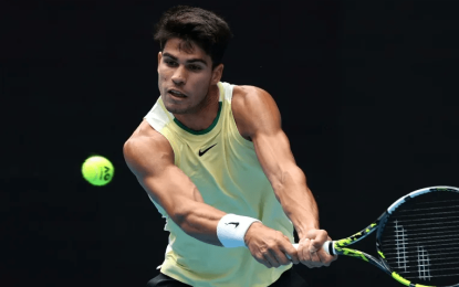Top seed Swiatek dumped out of Australian Open as Alcaraz shines