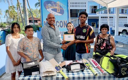 Kascon Engineering bats for Adrian Hetmyer