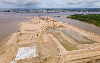 Works stop after foreign national dies at Vreed-en-Hoop Shorebase site