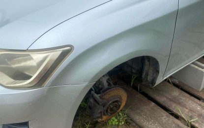 Bandits strip woman’s car of wheels