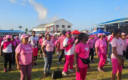 Thousands participate in cancer awareness march