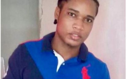 Man wanted for murder of clothes vendor