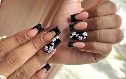 Elite Nails by Nique