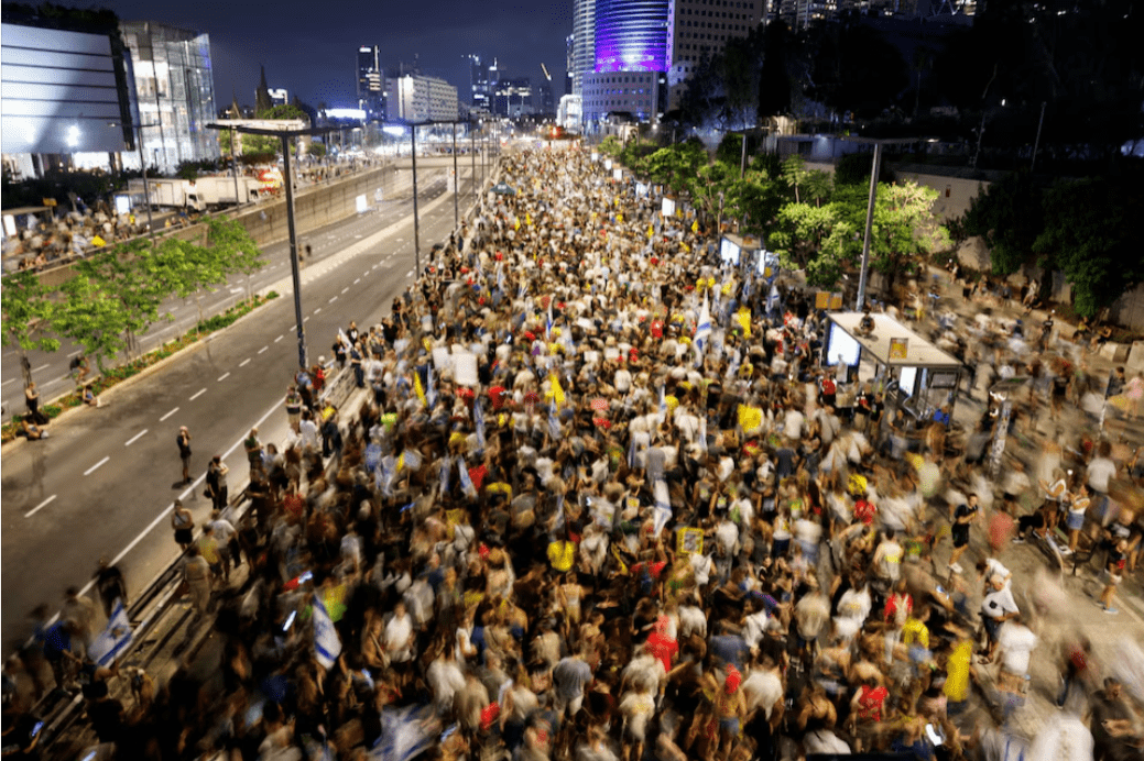 Thousands rally in Tel Aviv against Netanyahu’s new Gaza plan, demand release of hostages