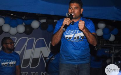 Mohamed promises to rebuild the Palms, upgrade markets at Sophia rally