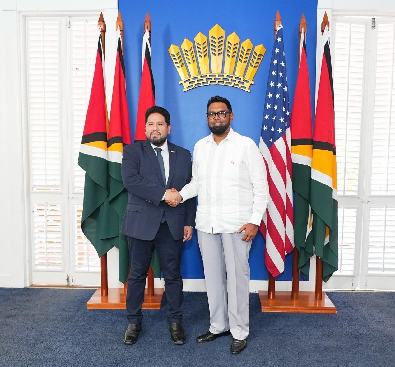 Pres. Ali holds talks with U.S. Deputy Asst. Secretary of War