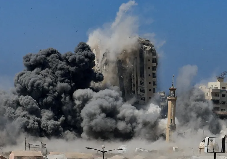 Israeli attacks on Gaza kill 59, including 14 members of the same family