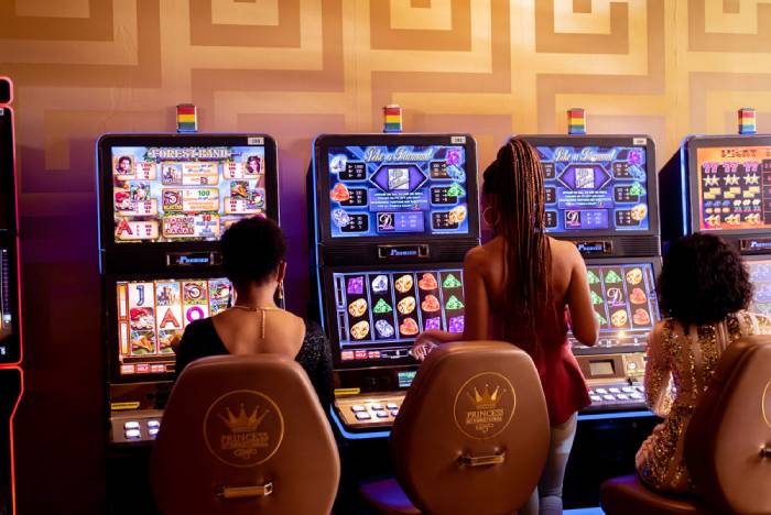 Govt. declares war on gambling