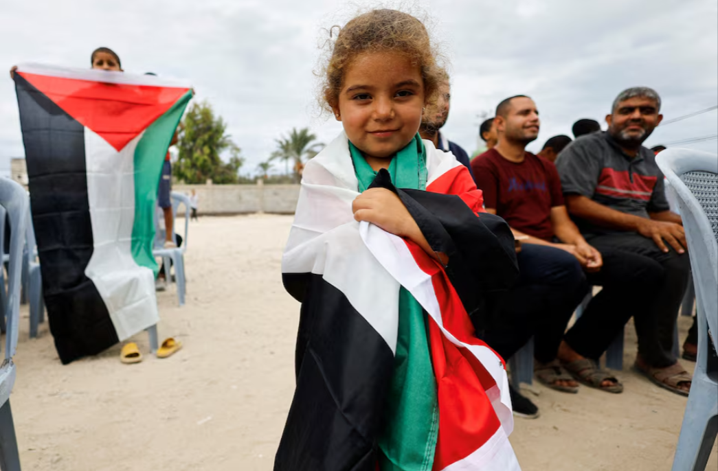 Israel and Hamas sign Gaza ceasefire and hostage deal