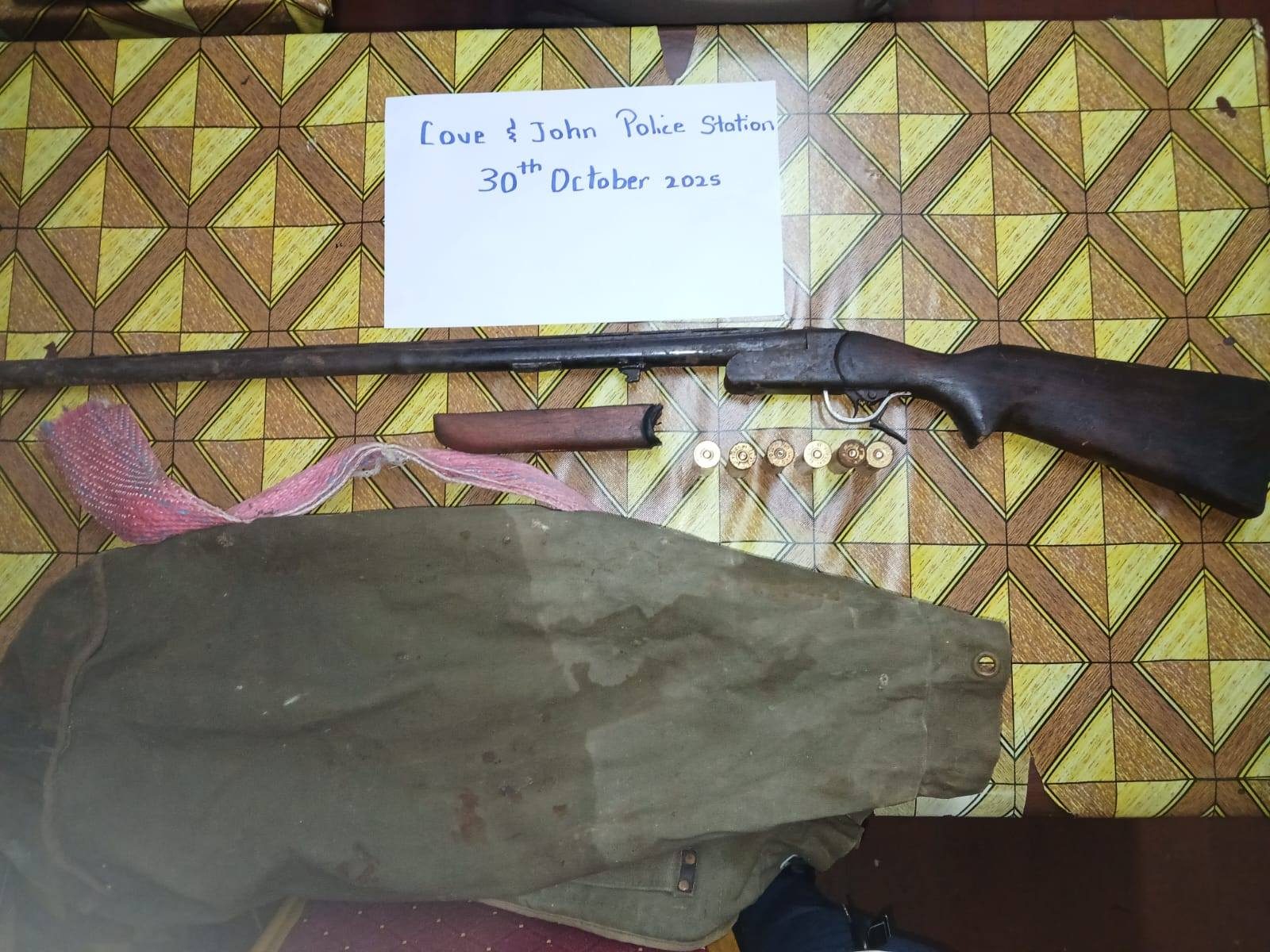 Man flees police, tosses shotgun and ammo into trench at Nabaclis