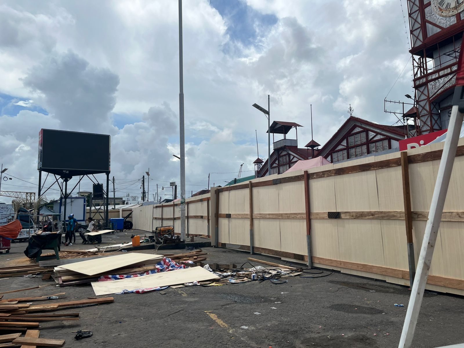 WIN, APNU condemn govt.’s approach to Stabroek Market vendors