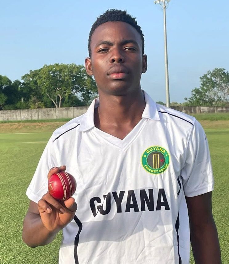 Albion through to final after taking first innings points from Tucber Park