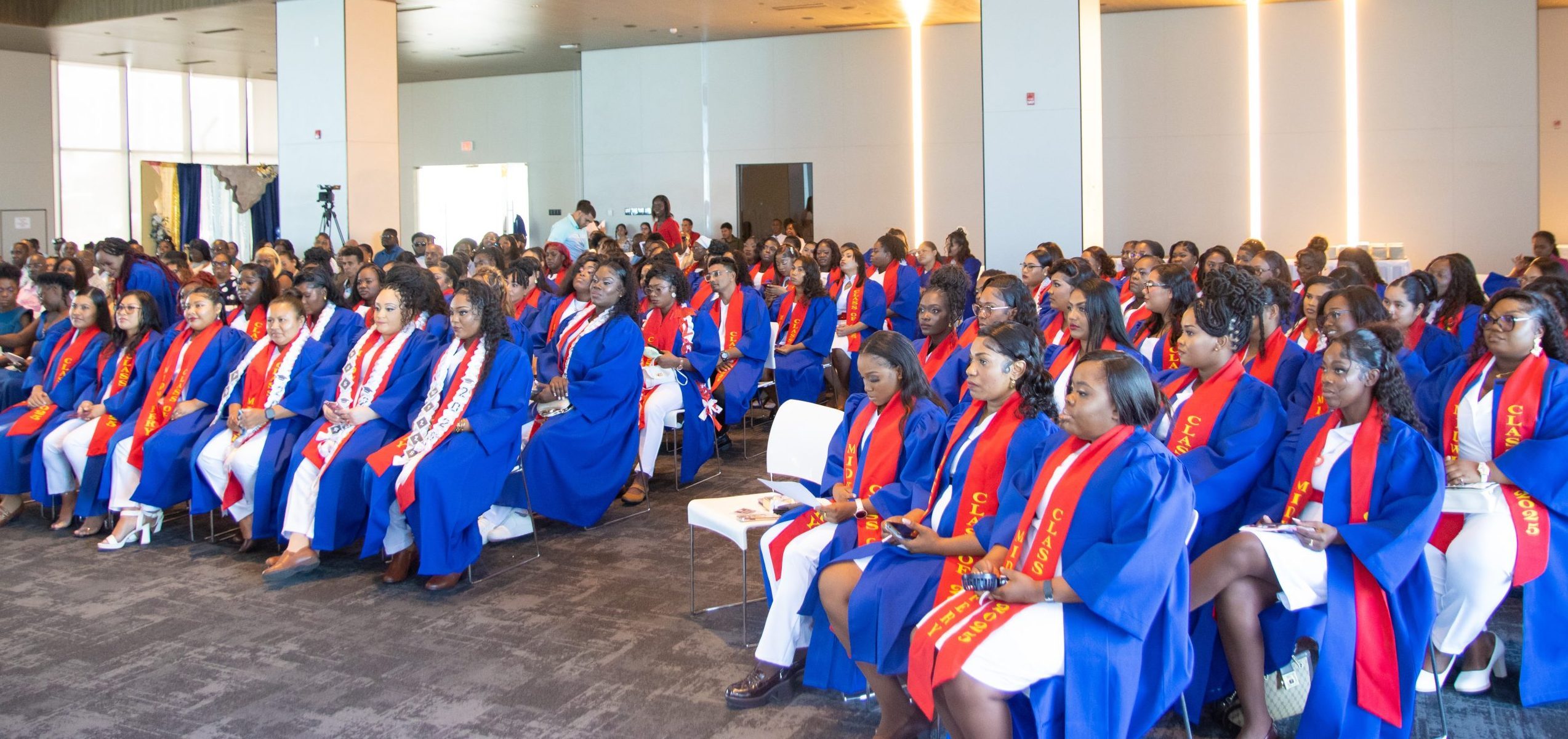 Largest cohort of midwives graduate from HSE training programme