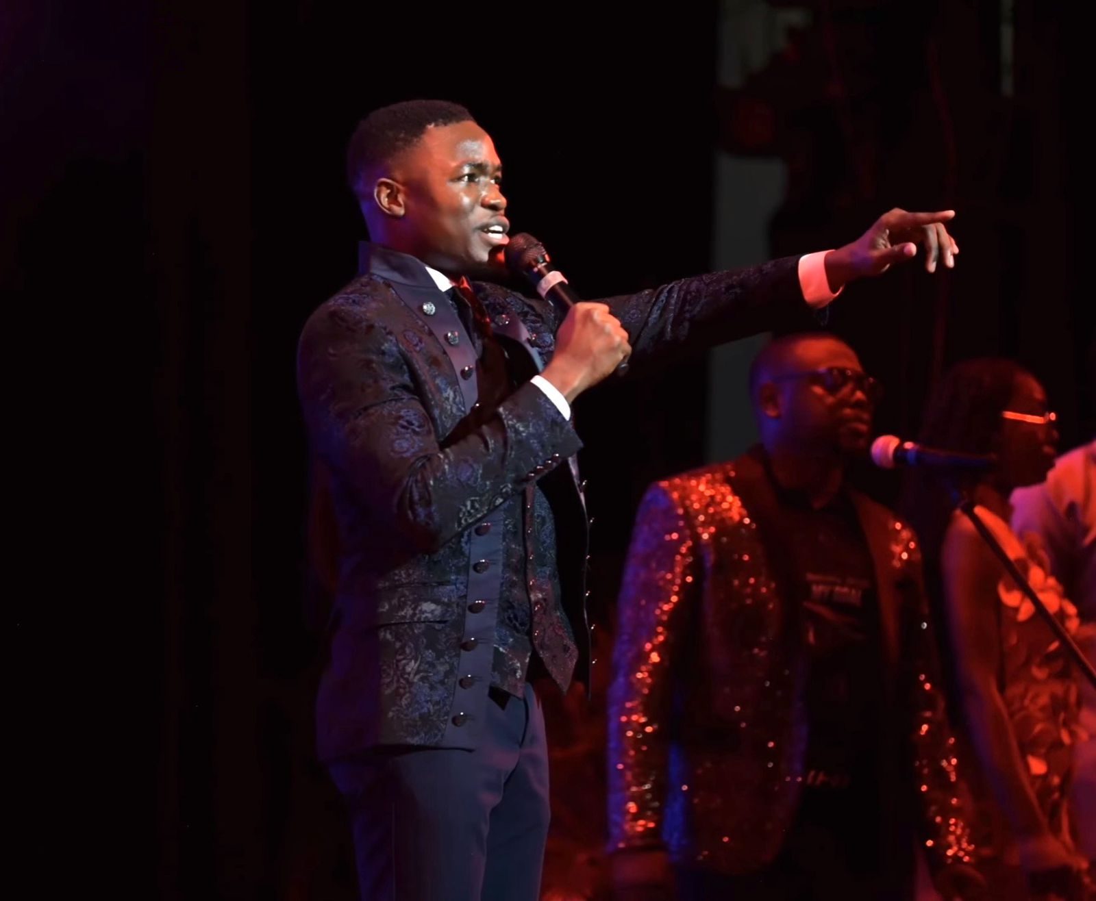 Advent Praise 2025 reminded patrons that “it ain’t over”