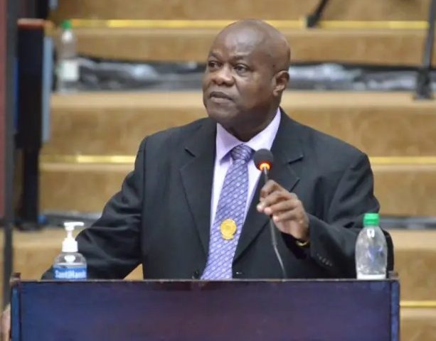 Norton calls for 25% salary increases for public servants