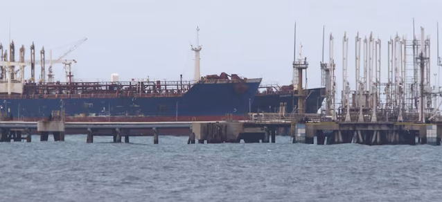 Oil tankers still arriving in Venezuela despite U.S. blockade, data shows