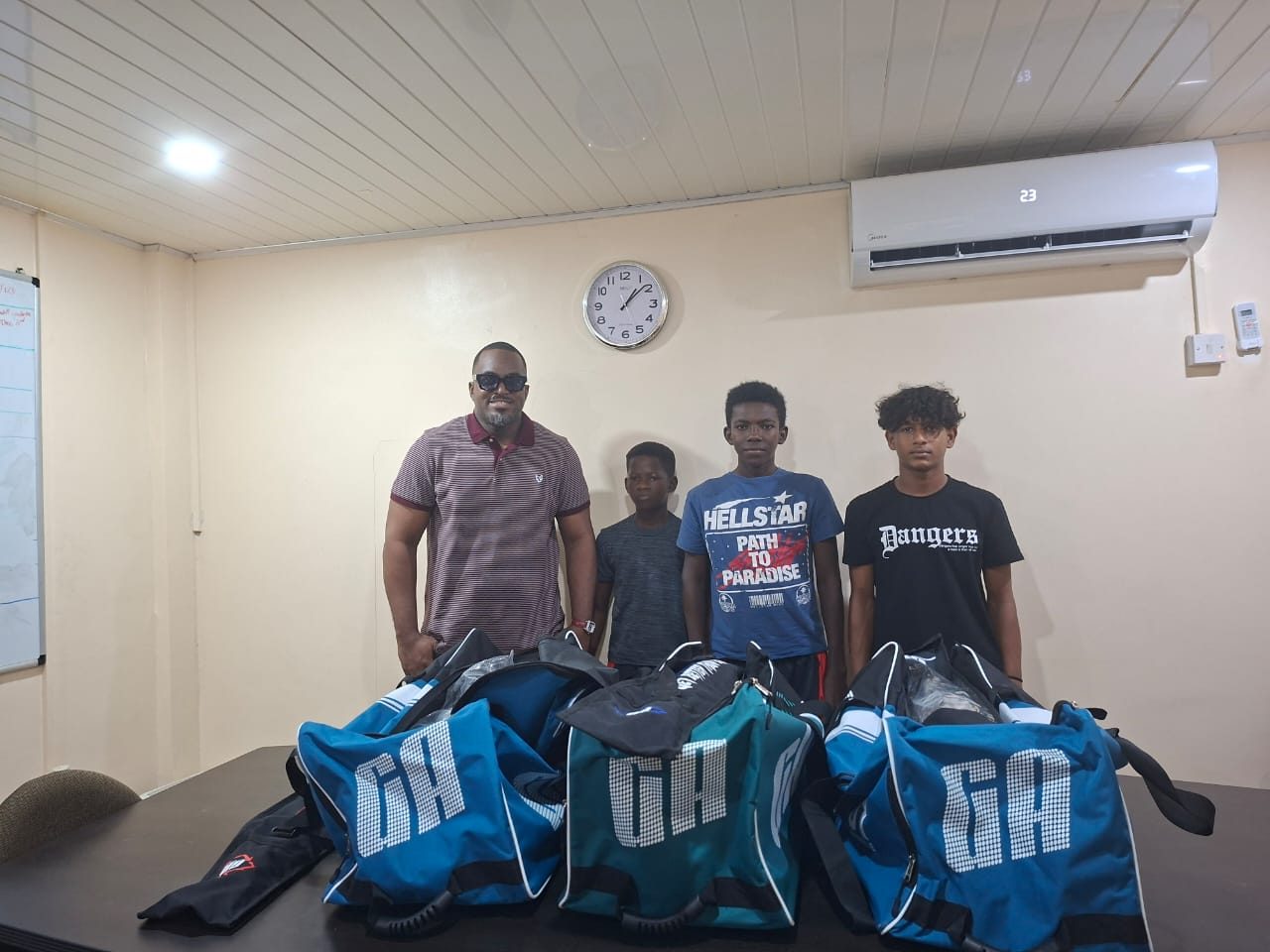 Bynoe Jr. donates cricket kits to support Under-13 players across Counties