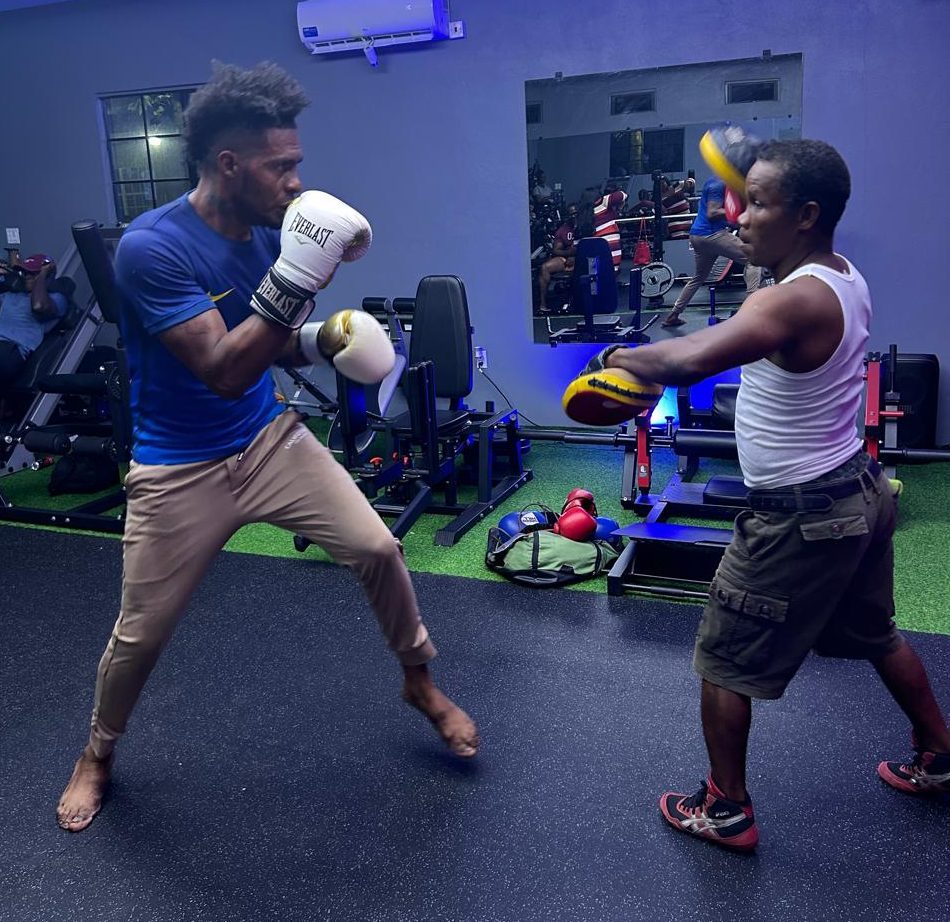 I have no intention of losing to Amsterdam’ says Edmond DeClou