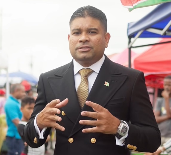 Mohamed pushes for modern campaign financing laws