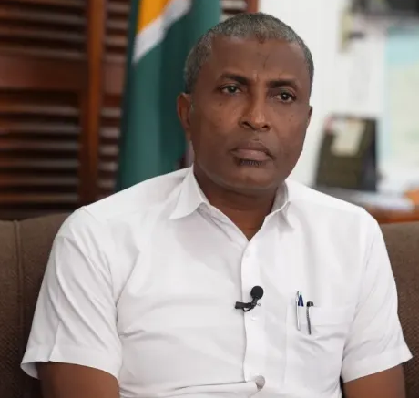 Mayor Mentore moves to court, threatens to name tax defaulters amid Govt. clash