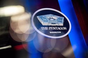 U.S. judge blocks restrictive Pentagon press access policy