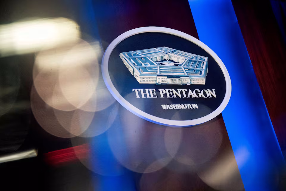 U.S. judge blocks restrictive Pentagon press access policy