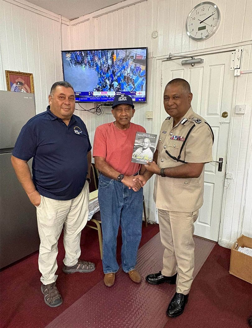 Windies Cricket Legend Alvin Kalicharran pays courtesy call on Deputy Commissioner Budhram