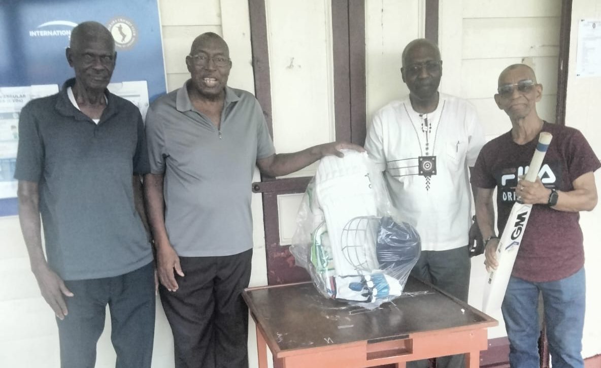 Stephen Bamfield makes donation to his former club DCC