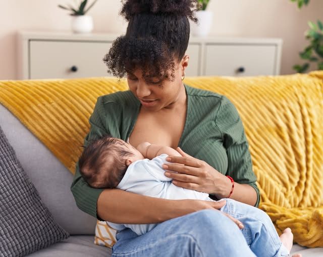 Baby’s Healthy Feeding Plan: Evidence-Based Guidance for Infants 0-24 Months