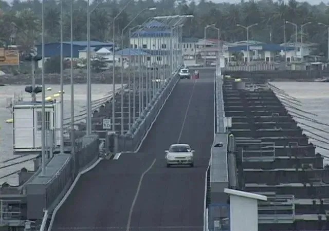 Govt. finalising contract for new Berbice River Bridge