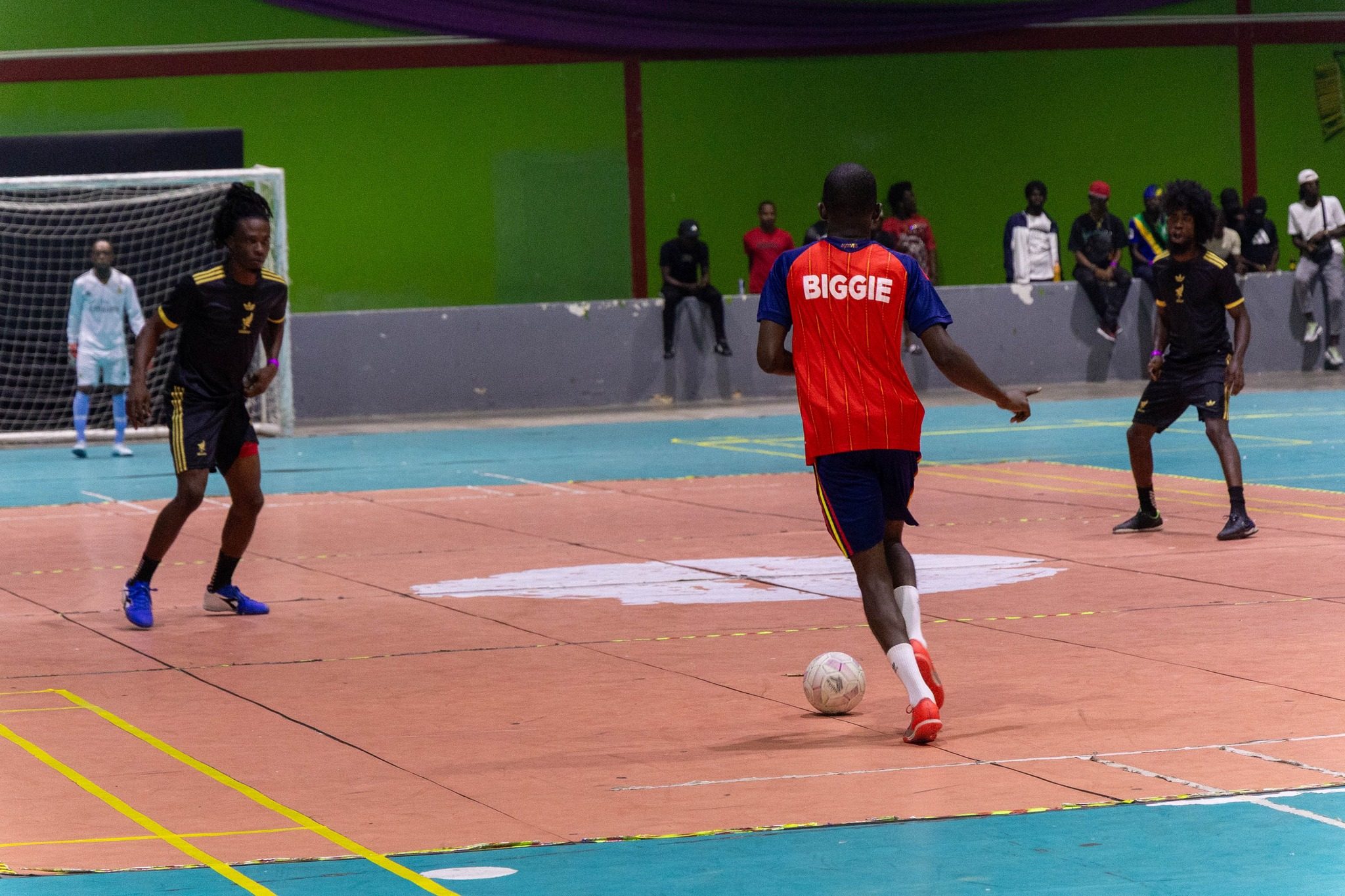 Back Circle, Gold is Money book semifinal’s spots