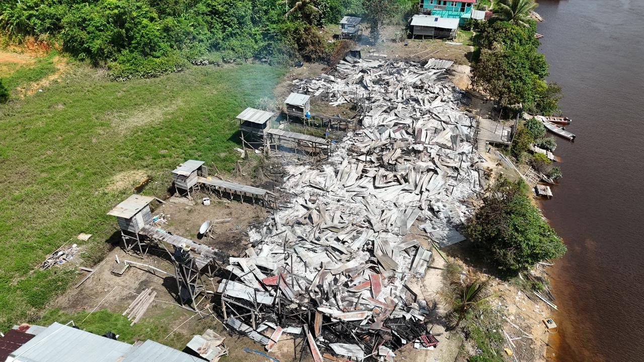 Over 20 persons homeless after fire destroys nine buildings at Apaiqua Landing