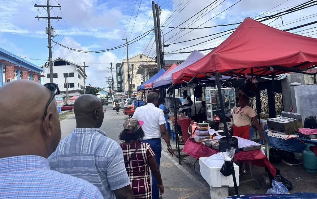 High Court orders City Hall to remove vendors from in front GPHC by May 31