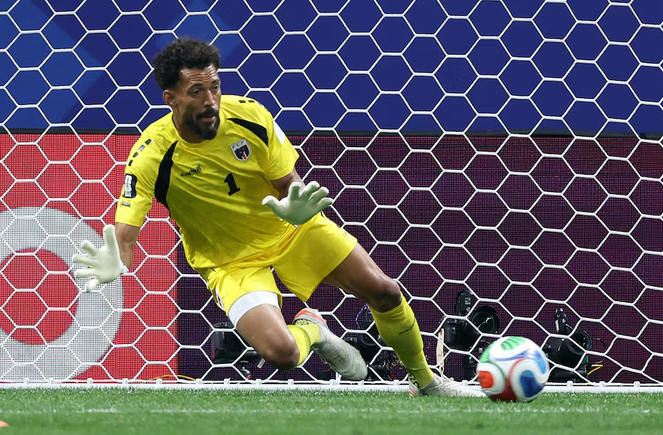 Veteran Vozinha the Cape Verde hero as keeper shuts out Spain