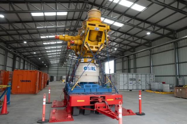 Capping stack installed at Vreed-en-Hoop Shore Base