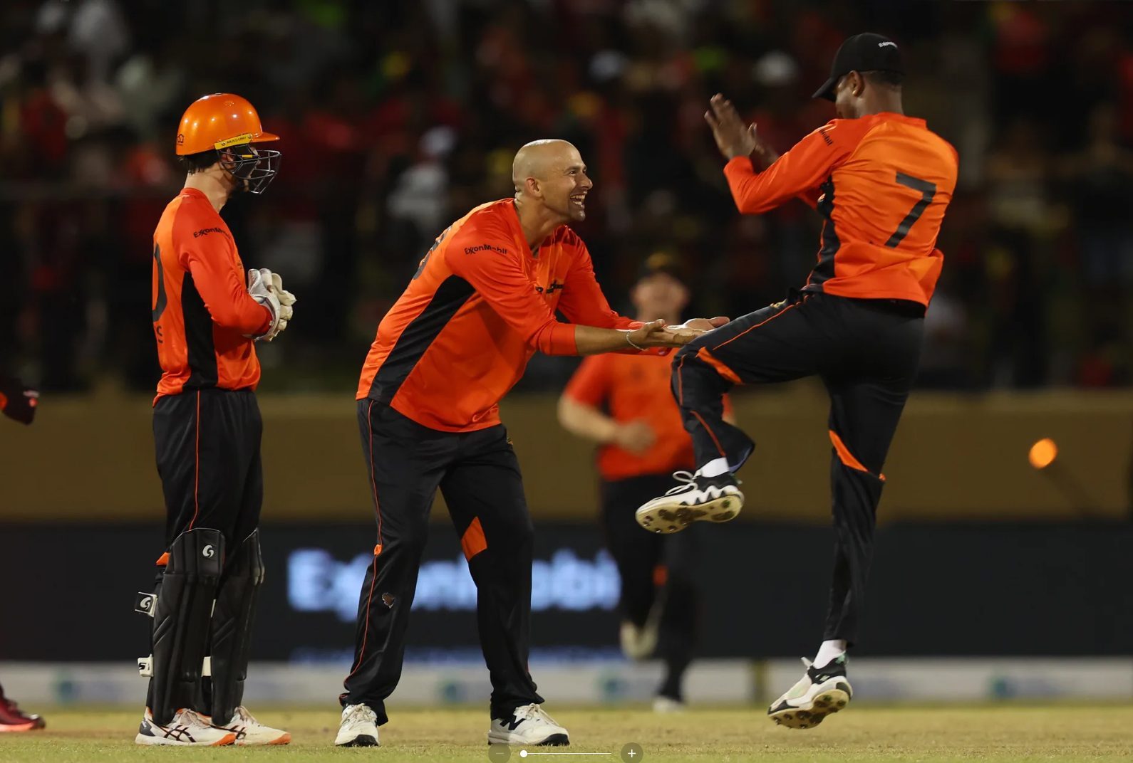 Spinners bamboozle Warriors as Scorchers win by 14 runs