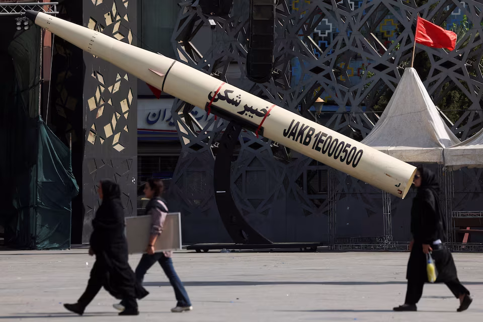 Trump resumes Iran port blockade and threatens strikes on energy targets