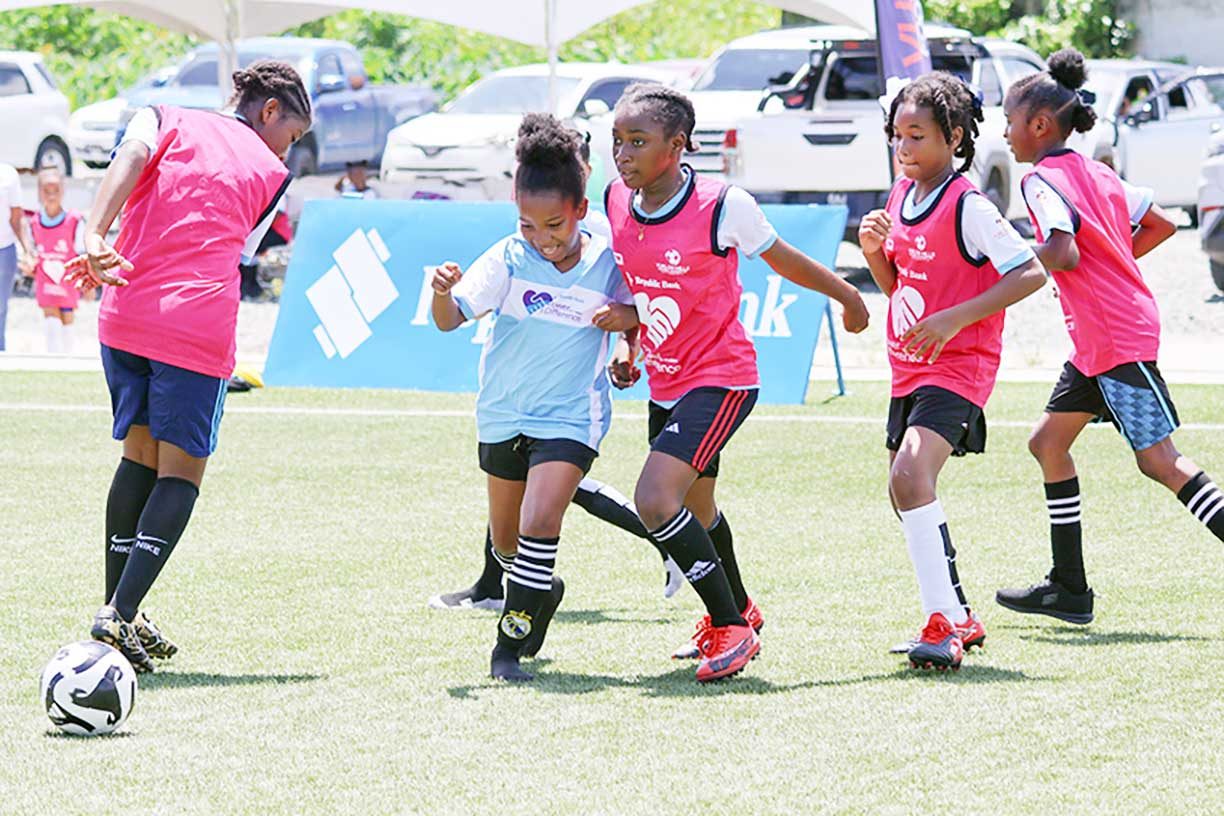 Vurlon Mills Academy kicks off annual All-Girls football camp