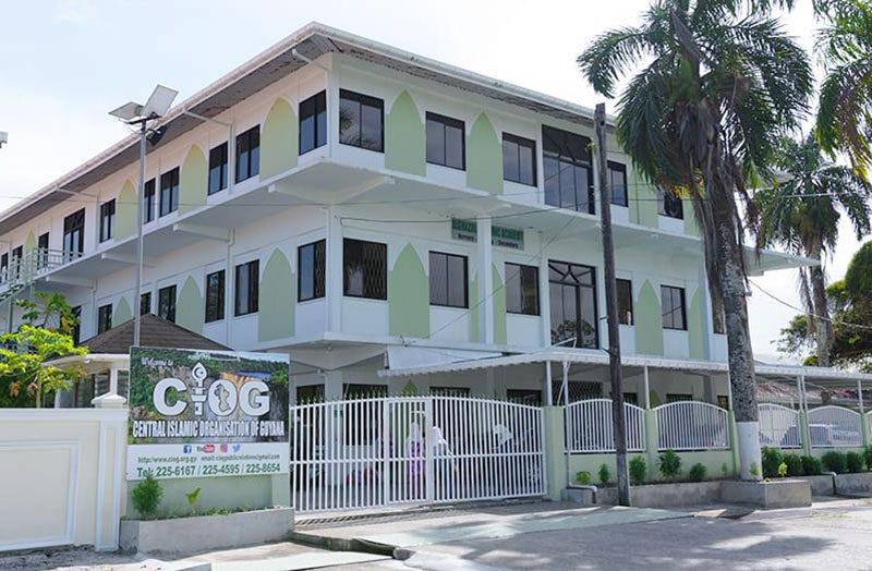Bandits snatch CIOG cash after zip-tying security guard