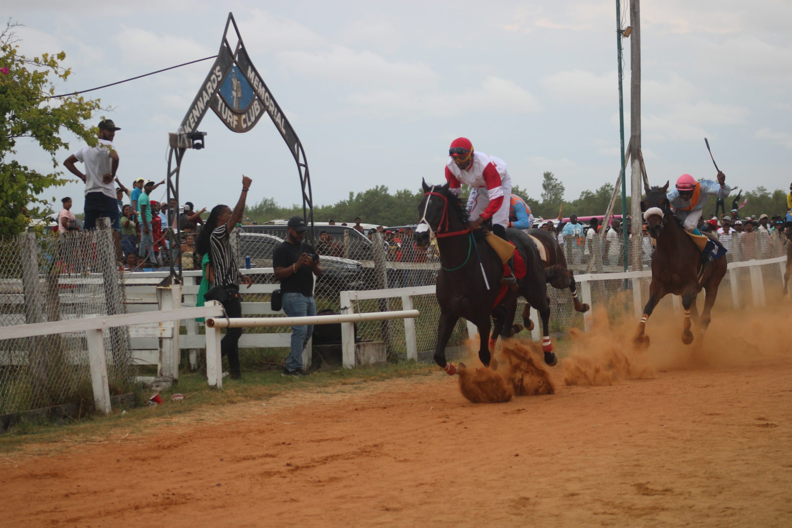 Hot & Lucky denies Jagdeo Racing Stables in Emancipation Cup