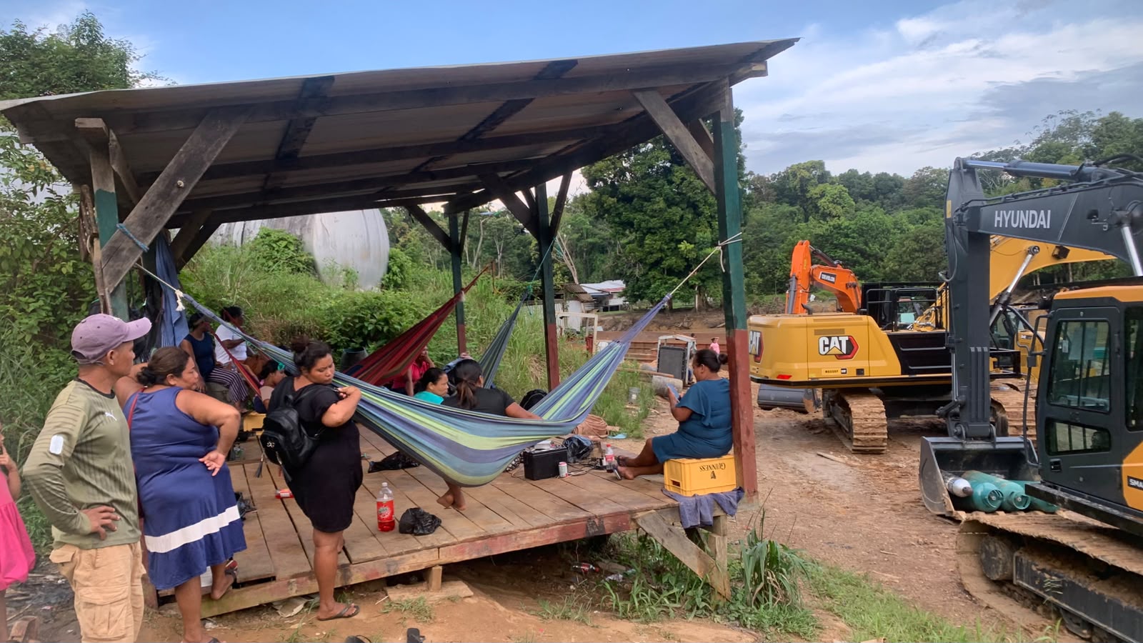 Chinese Landing residents hold firm in Tassawini standoff