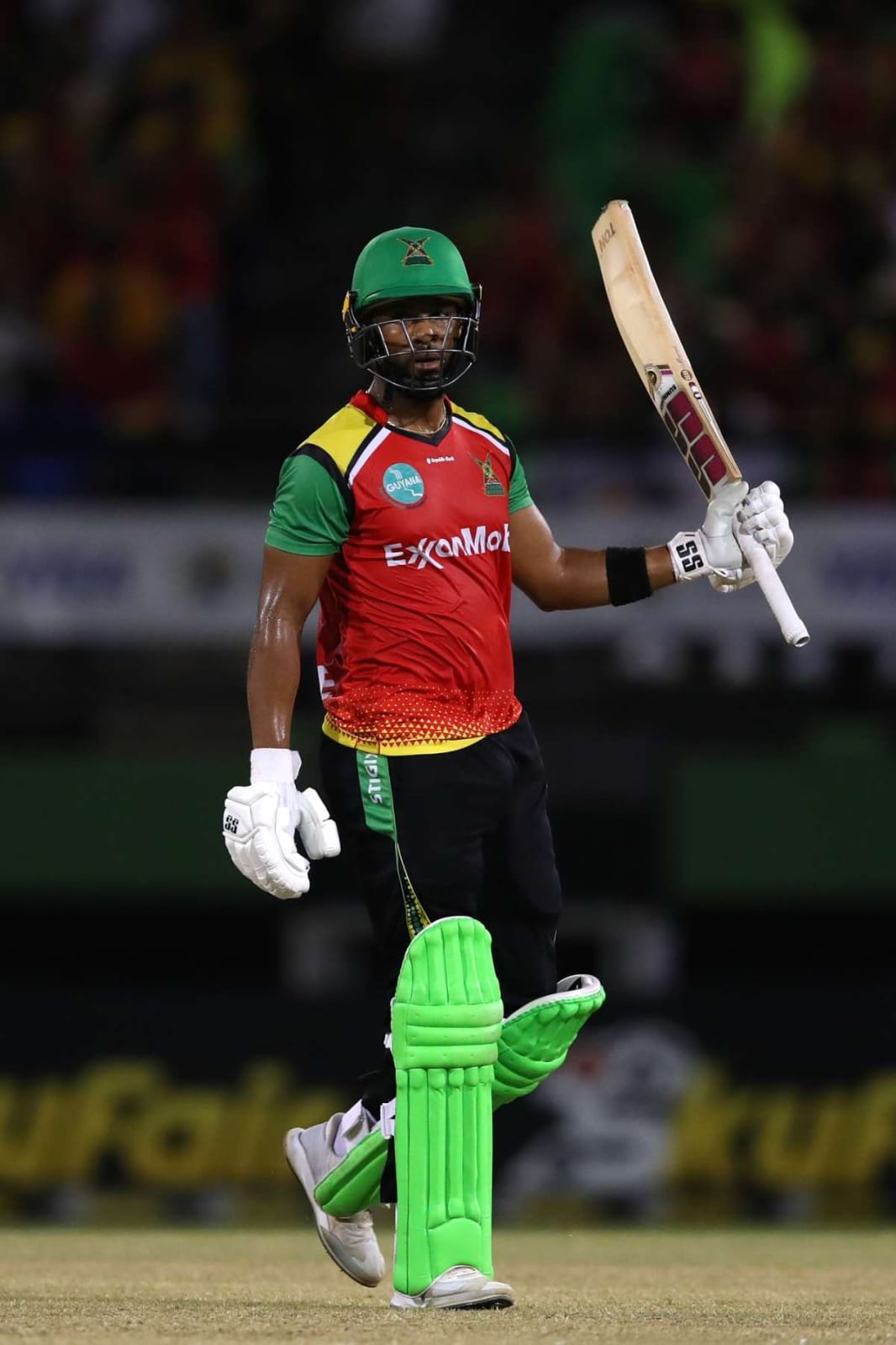 Warriors keep cool to win first battle of season