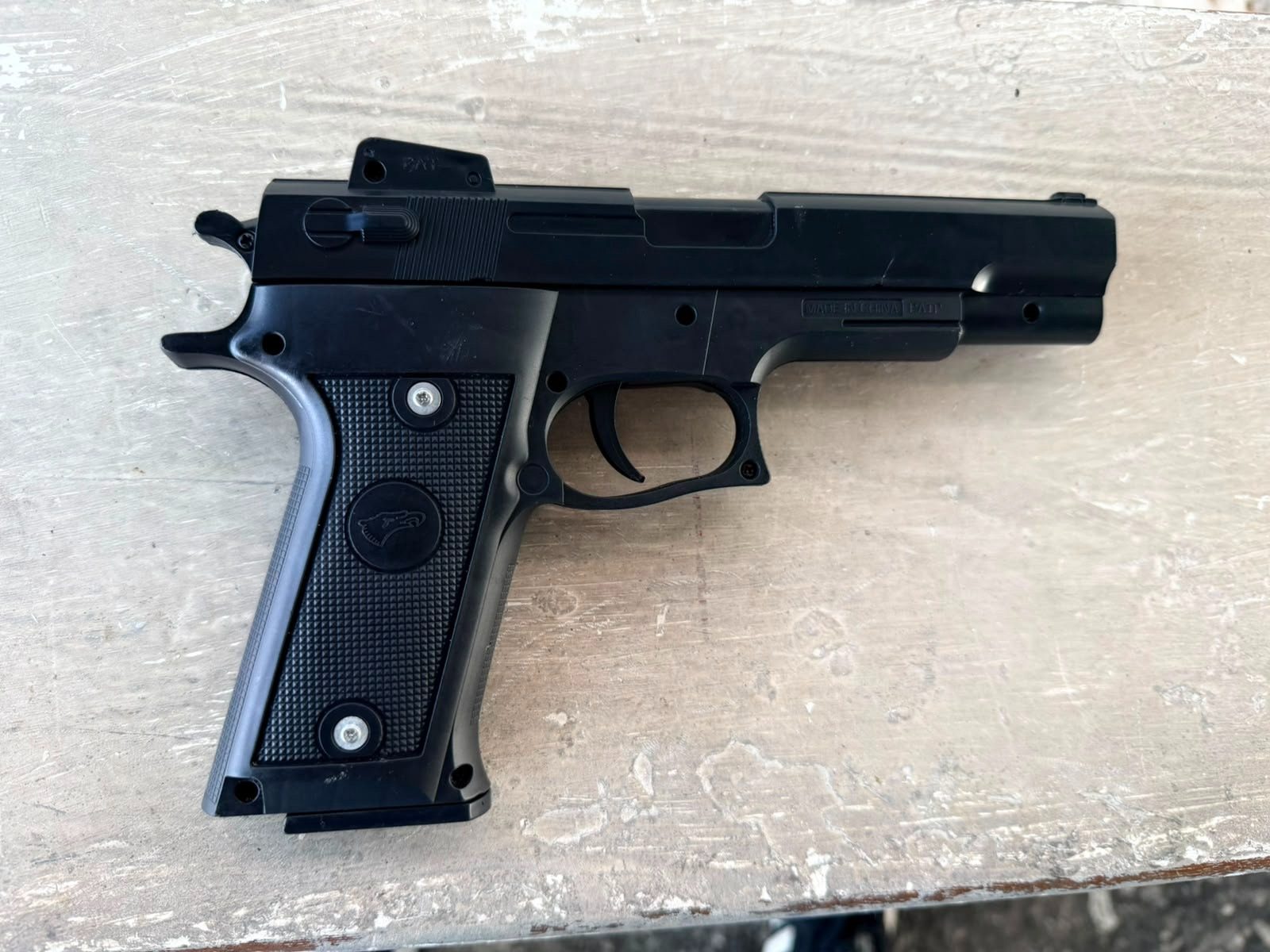 Man shot after pulling toy gun on police